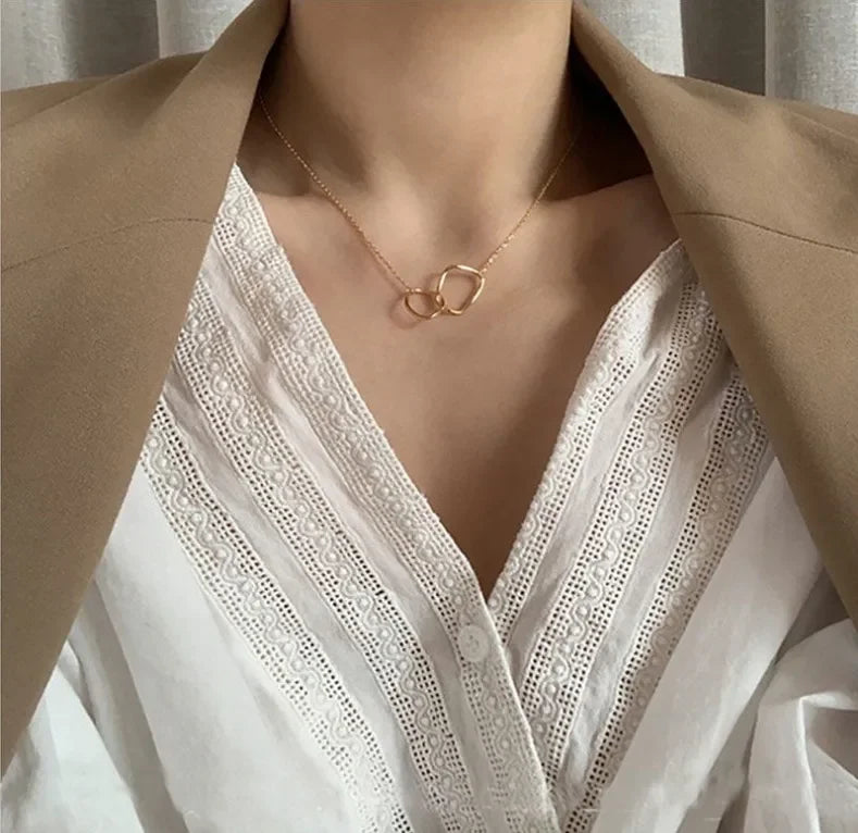 Double Round Pendant Necklace