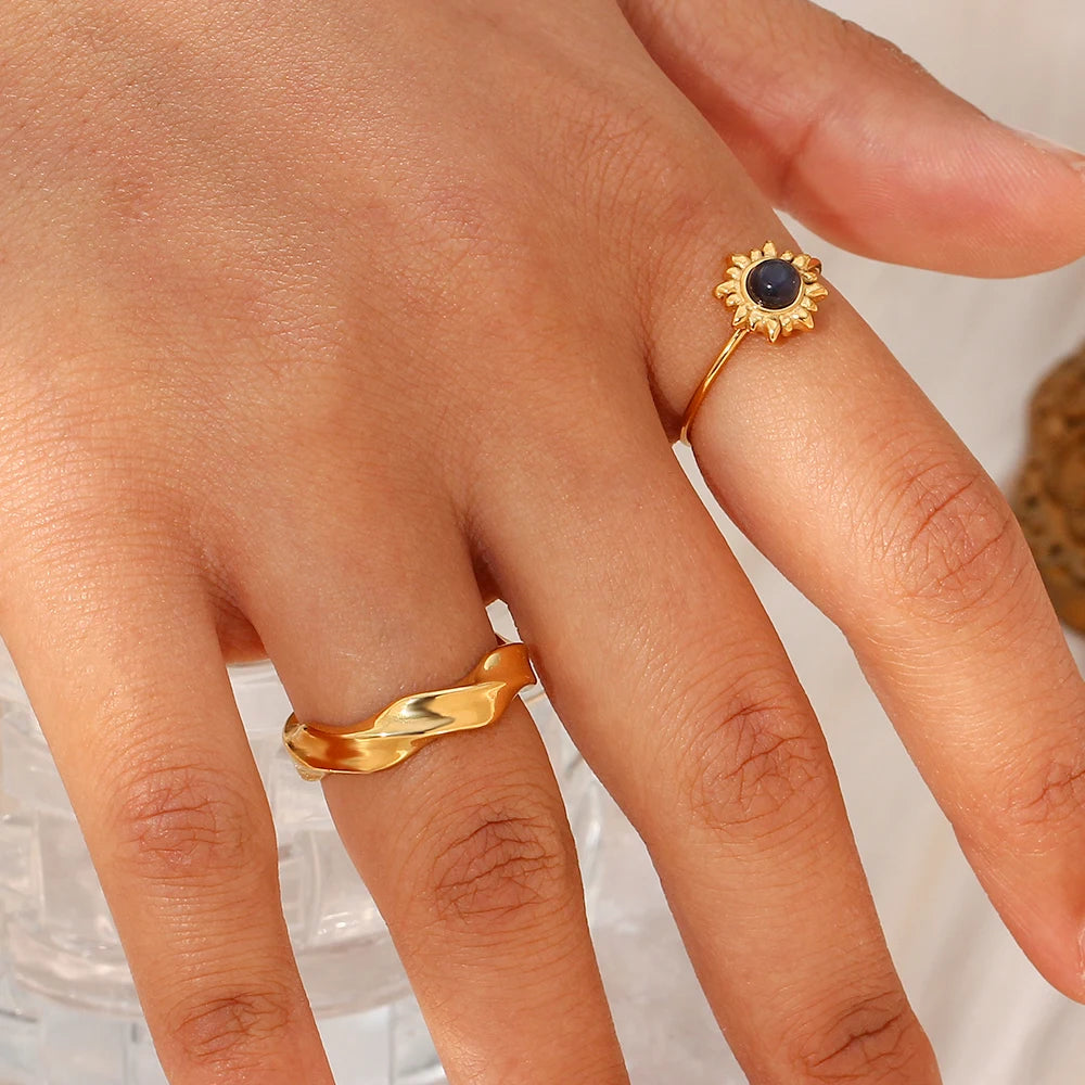 Minimalist Waterwave Twist Ring