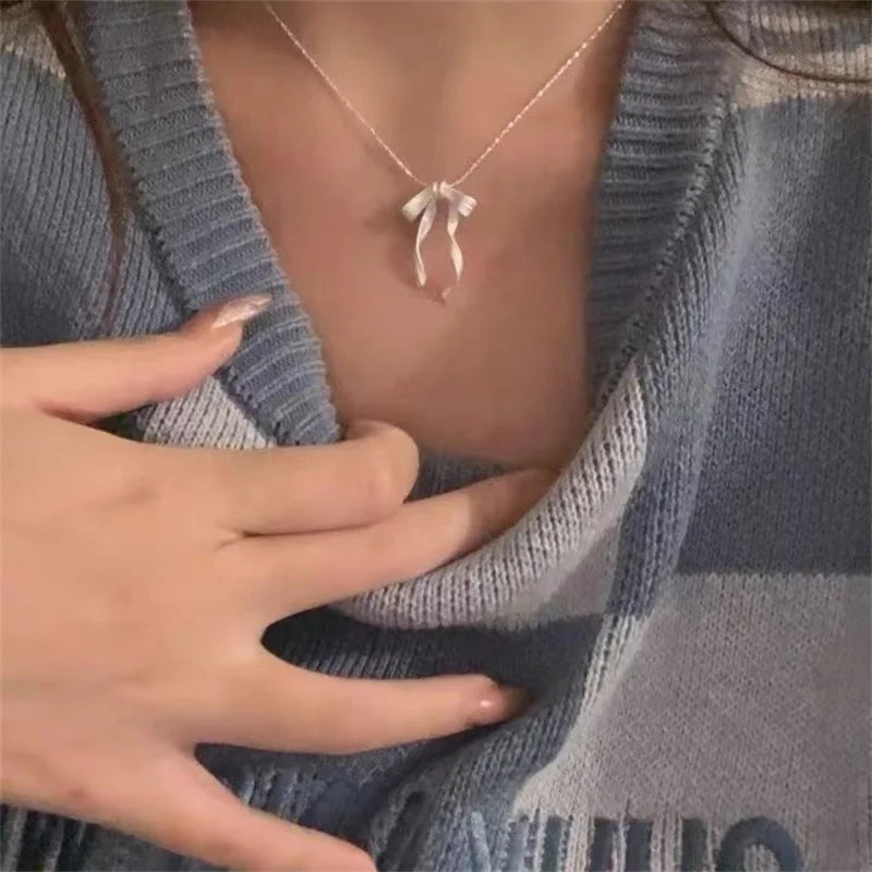 Elegant Bow Pendant Necklace