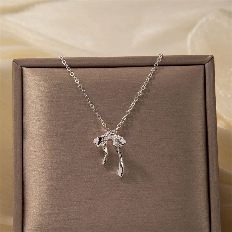 Elegant Bow Pendant Necklace