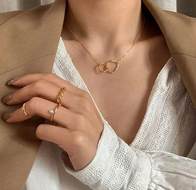 Double Round Pendant Necklace