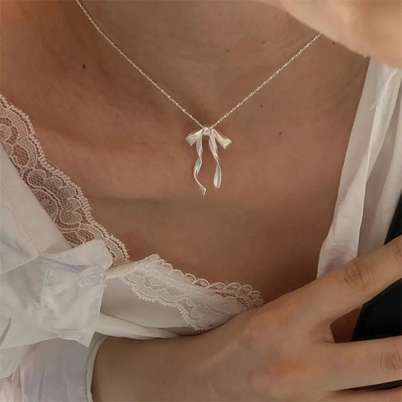 Elegant Bow Pendant Necklace