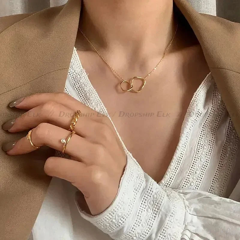 Double Round Pendant Necklace