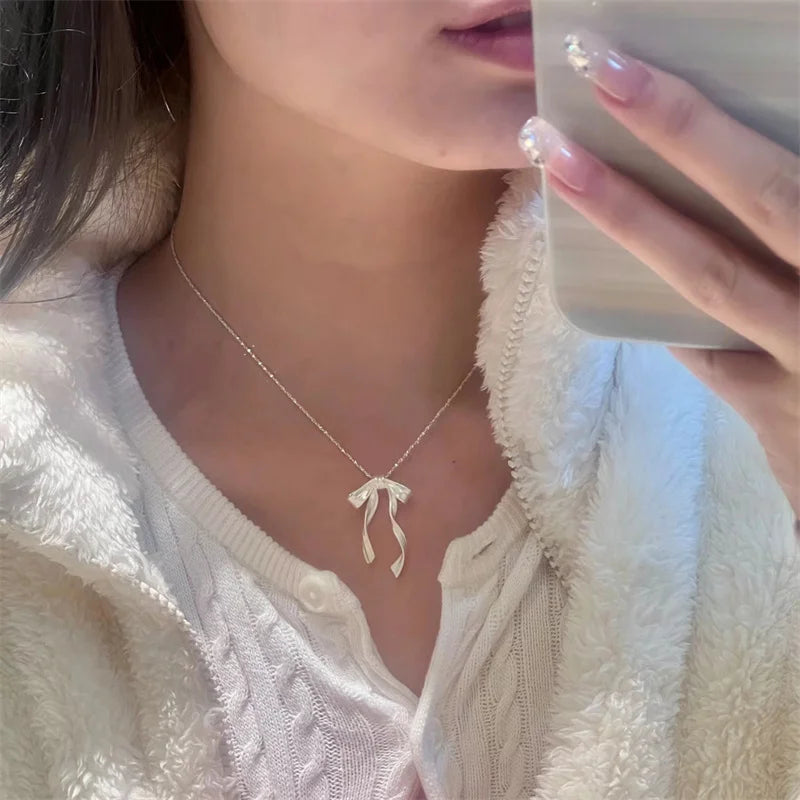 Elegant Bow Pendant Necklace