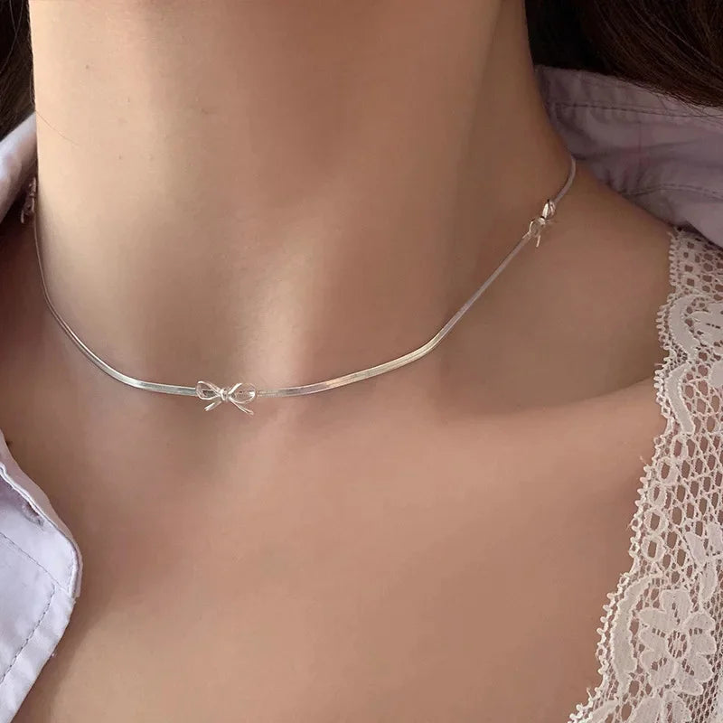 Elegant Bow Pendant Necklace